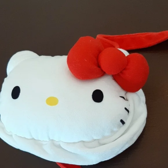 Hello Kitty Plush Crossbody Bag - Picture 7 of 7
